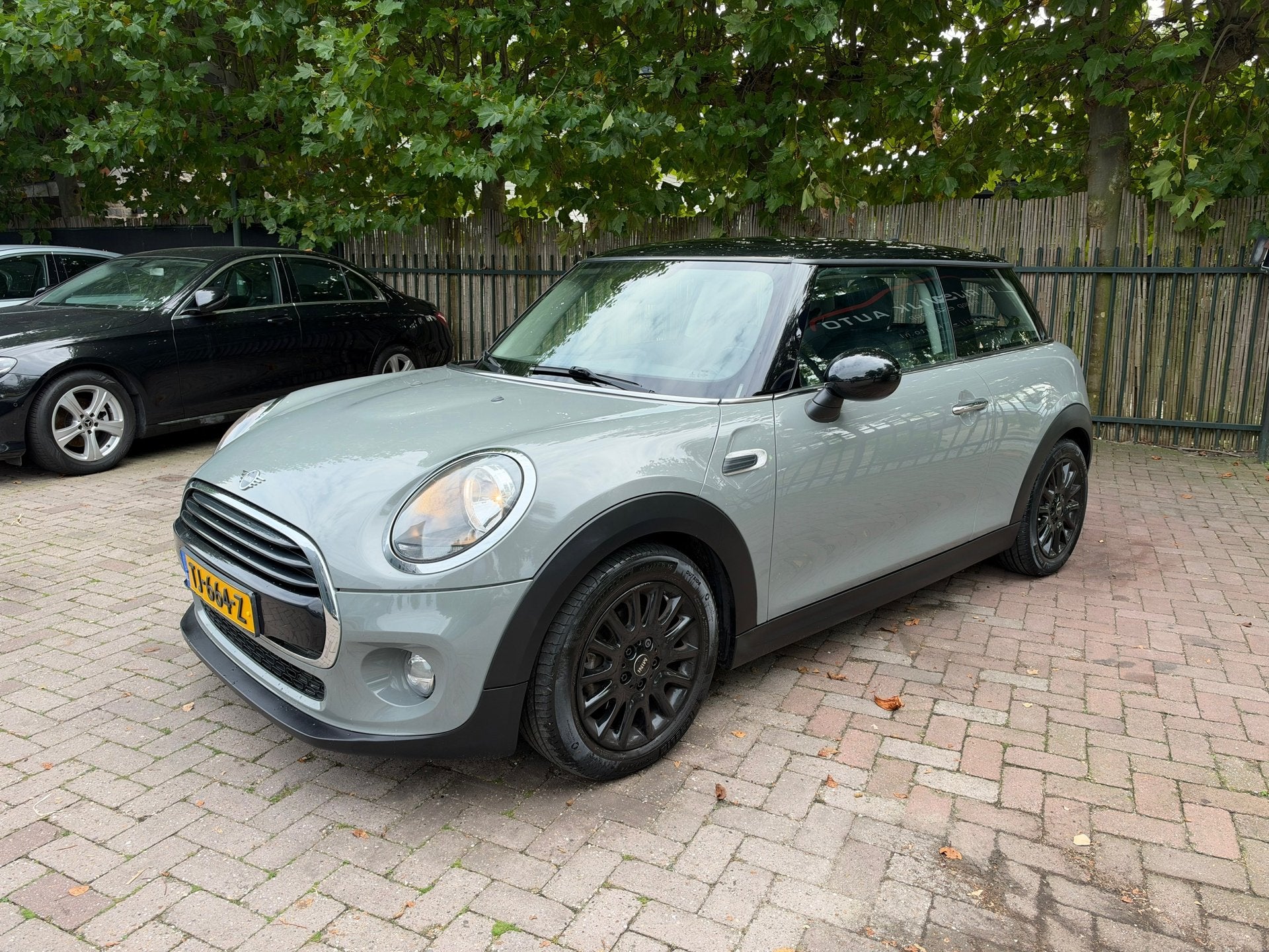 MINI 3-Deurs 1.5 Cooper Automaat|Airco|Cruise|Navi|Nieuwe AP, Auto's, Gebruikt, 4 stoelen, 49 €/maand, Origineel Nederlands