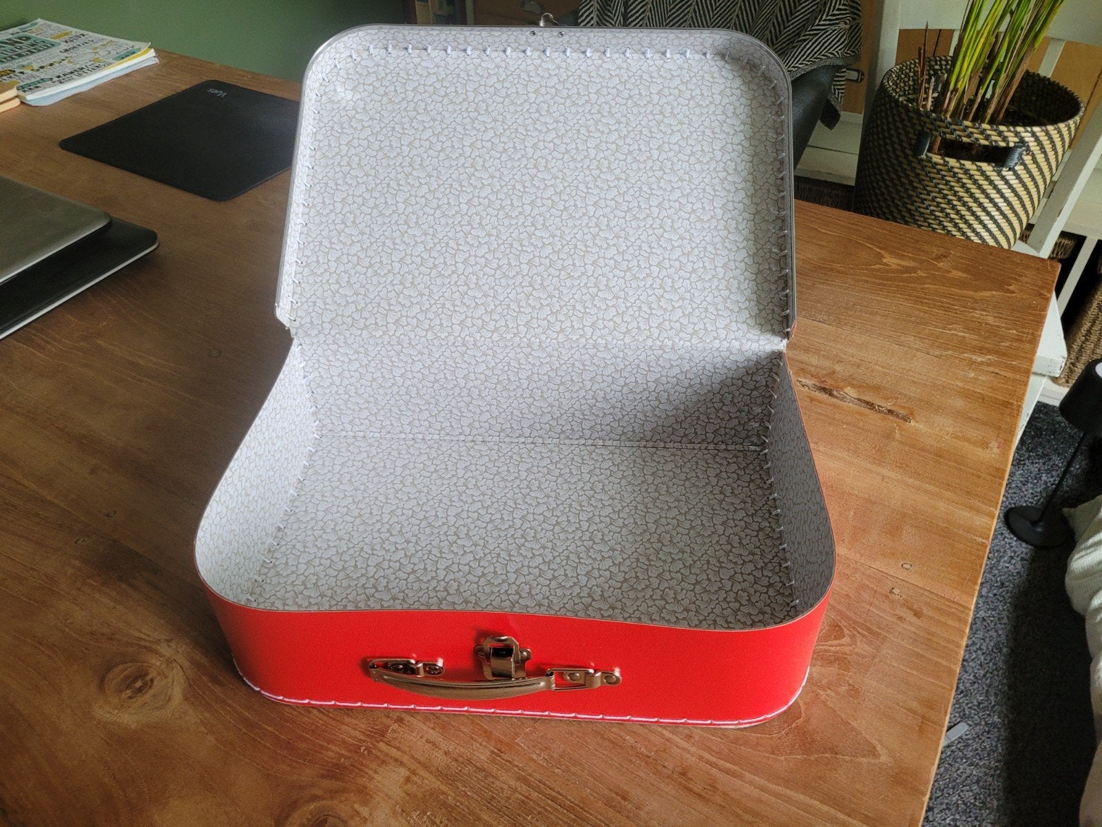 Rode koffer van søstrene grene, Ophalen, Overige materialen, Slot, Minder dan 50 cm