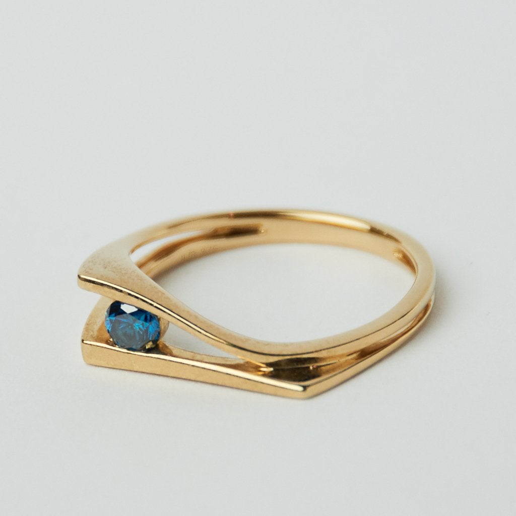Vintage artistieke ring 10 karaat goud, 19 tot 20, Ophalen of Verzenden, Zo goed als nieuw, Met edelsteen