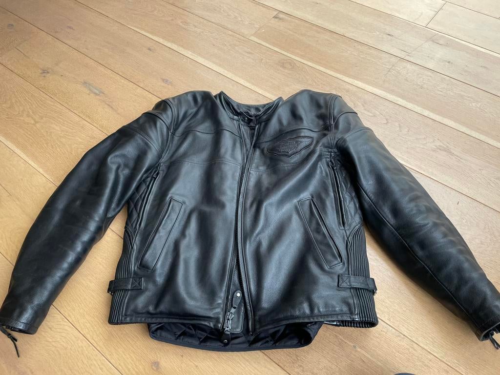 Leren Harley Davidson jas (zware kwaliteit 3,5 kg) Nw € 1200, Motoren, Kleding | Motorkleding, Ophalen of Verzenden, Tweedehands