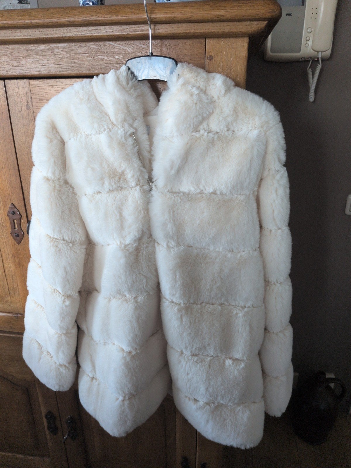 leuke moderne jas wit maat L, Kleding | Dames, Jassen | Winter, Ophalen, Zo goed als nieuw, Maat 38/40 (M), Wit