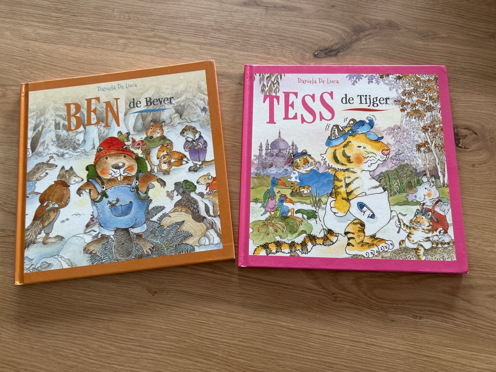 2x Kinderboek: Ben de Bever & Tess de Tijger - Daniela De Lu, Ophalen of Verzenden, Zo goed als nieuw, 2 tot 3 jaar