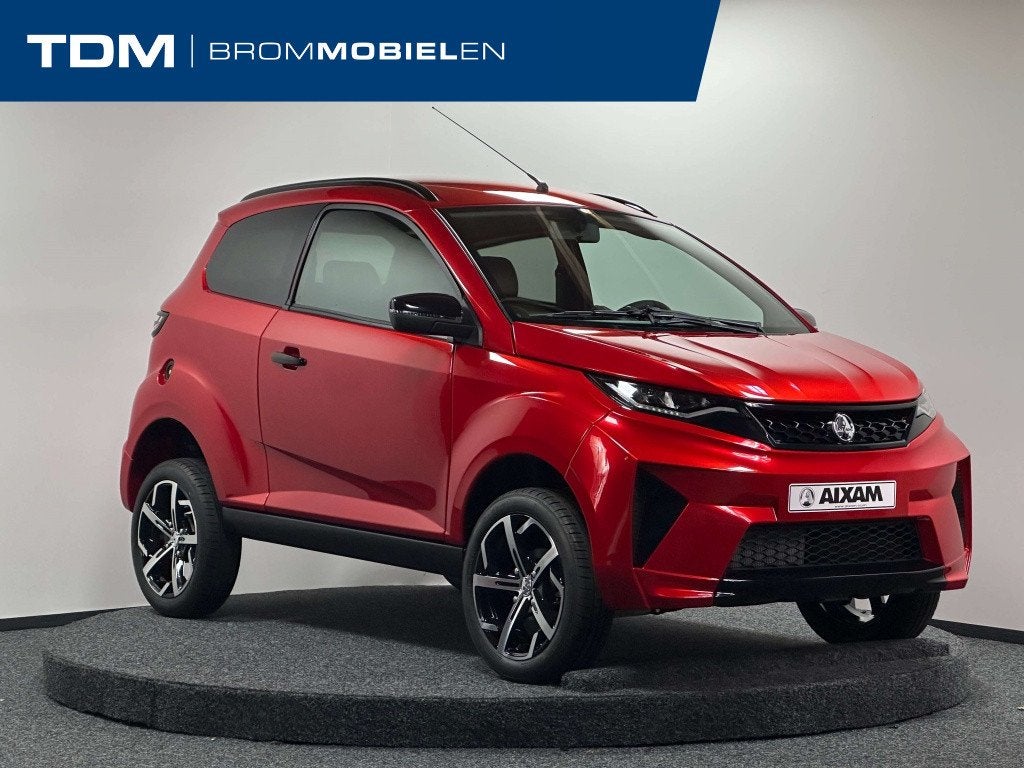 Aixam Crossover | Apple carplay | Kubota (bj 2026), 56 route de Pugny
BP 70112  Aix-les-Bains, FR, Nieuw, Aixam@aixam-mega.fr