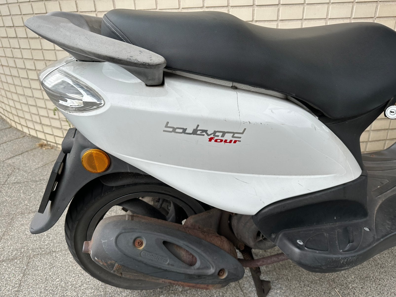 Gezocht zijkappen Derbi boulevard 4t 50cc, Ophalen, Zo goed als nieuw, Benzine