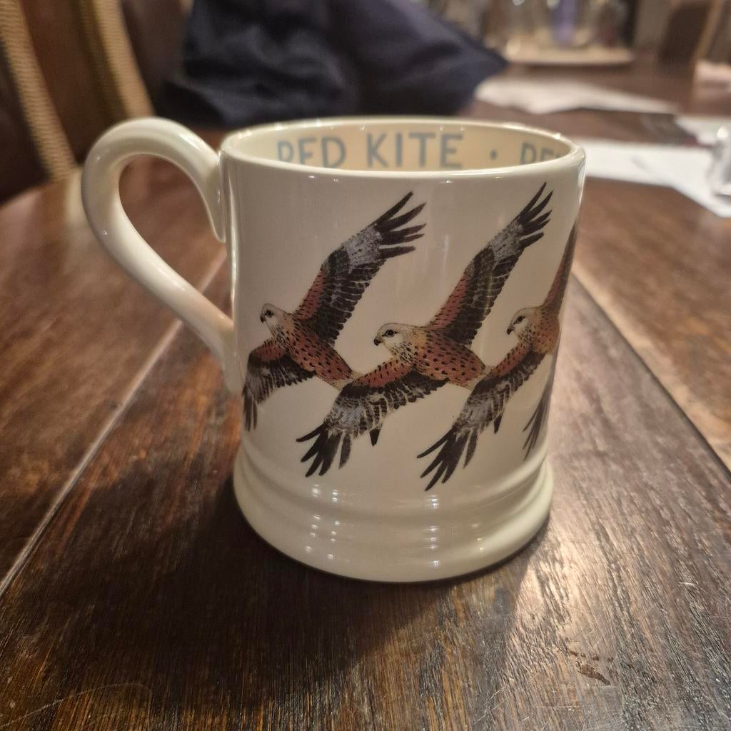 ZELDZAAM Emma Bridge mok 0.5 1/2pt Red Kite Rode Wouw nieuw, Nieuw, Ophalen of Verzenden, Overige stijlen, Kop(pen) en/of Schotel(s)