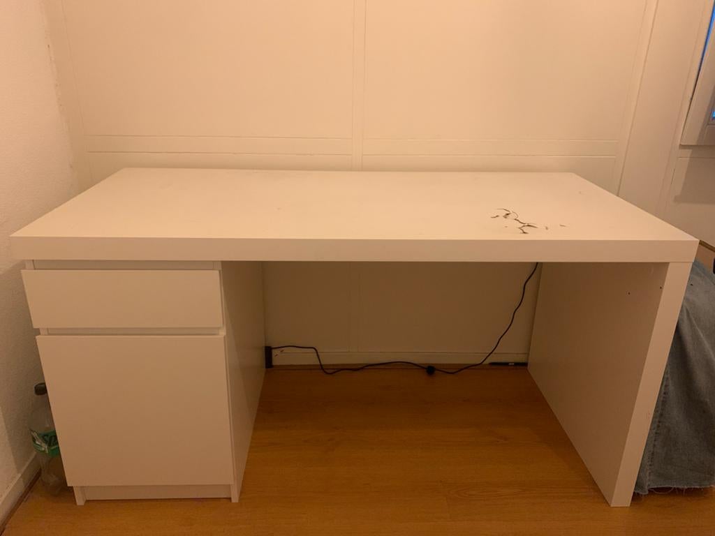 IKEA Desk – pickup only, Huis en Inrichting, Bureaus, Ophalen, Gebruikt, Met lades, Spaanplaat of MDF