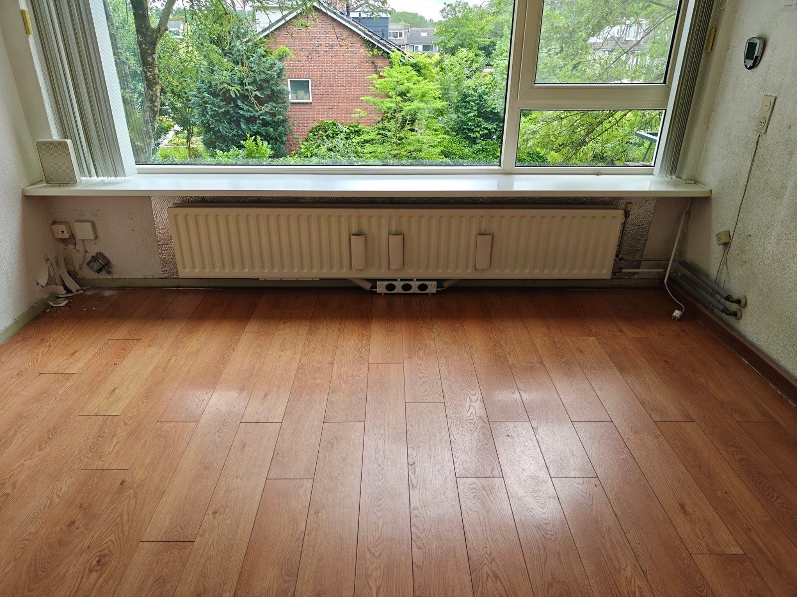 4 paneel radiatoren inclusief beugels en thermostaatkranen, Doe-het-zelf en Verbouw, Verwarming en Radiatoren, Ophalen, 30 tot 80 cm