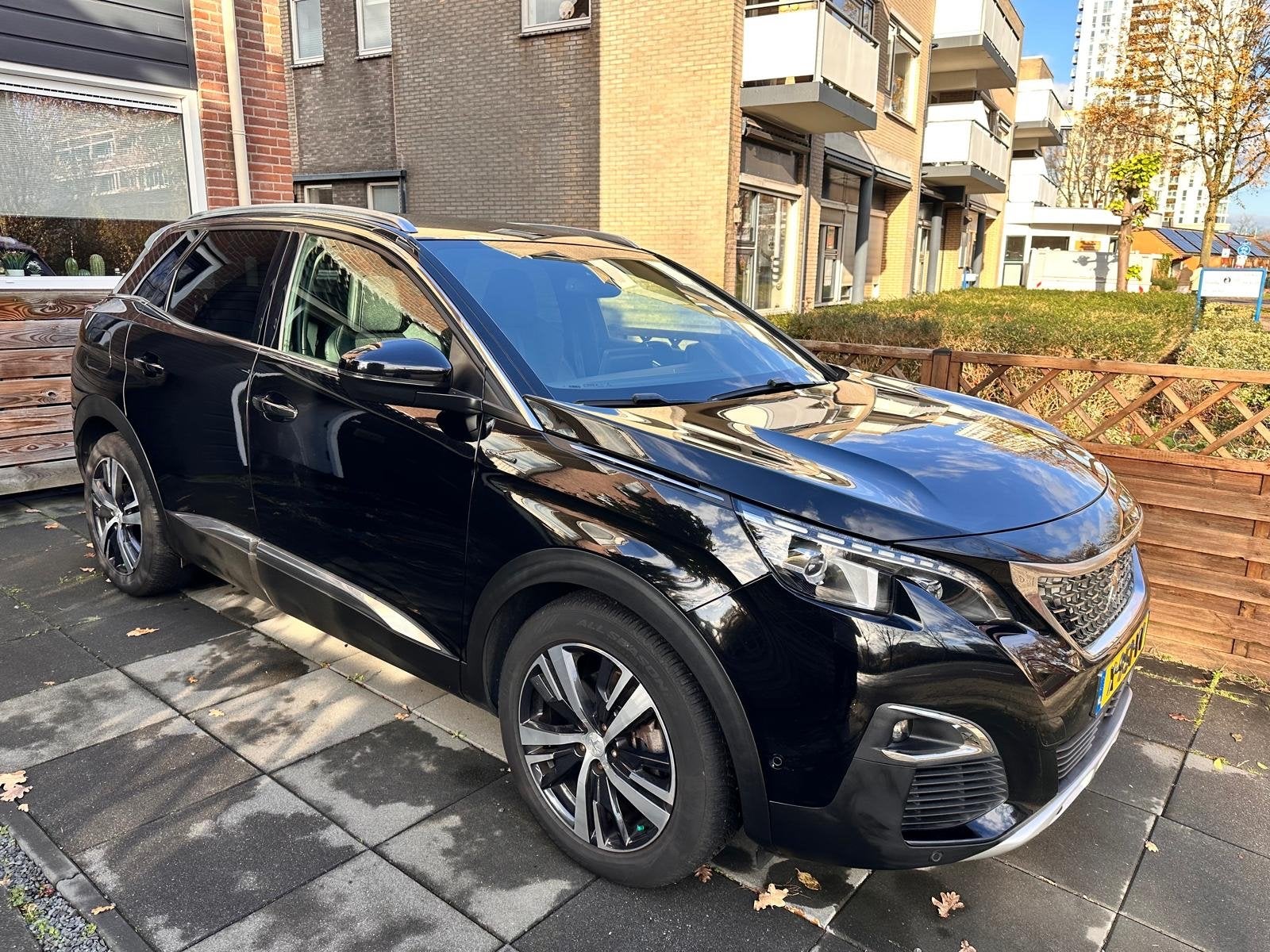 Peugeot 3008 1.6 E-thp 121KW/165PK Eat6 2018 Zwart, Auto's, 4 cilinders, Zwart, Particulier, 1275 kg