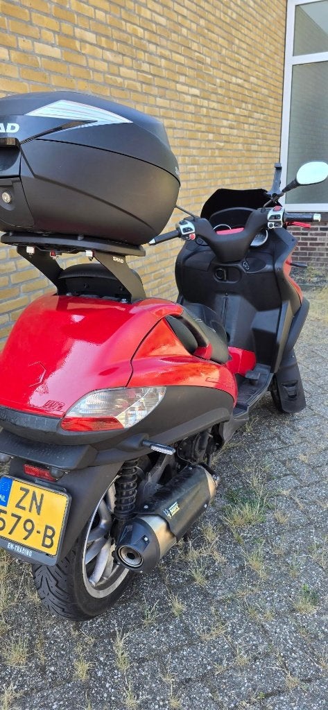 Piaggio MP3 400 LT Sport - Rood, met topkoffer, Sportuitlaat, 400 cc, Scooter, Occasion