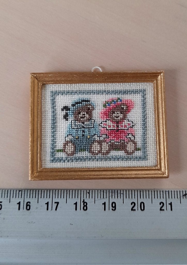 Tineke Beiler miniatuur schilderij beren petite point, Ophalen of Verzenden, Zo goed als nieuw, Decoratie