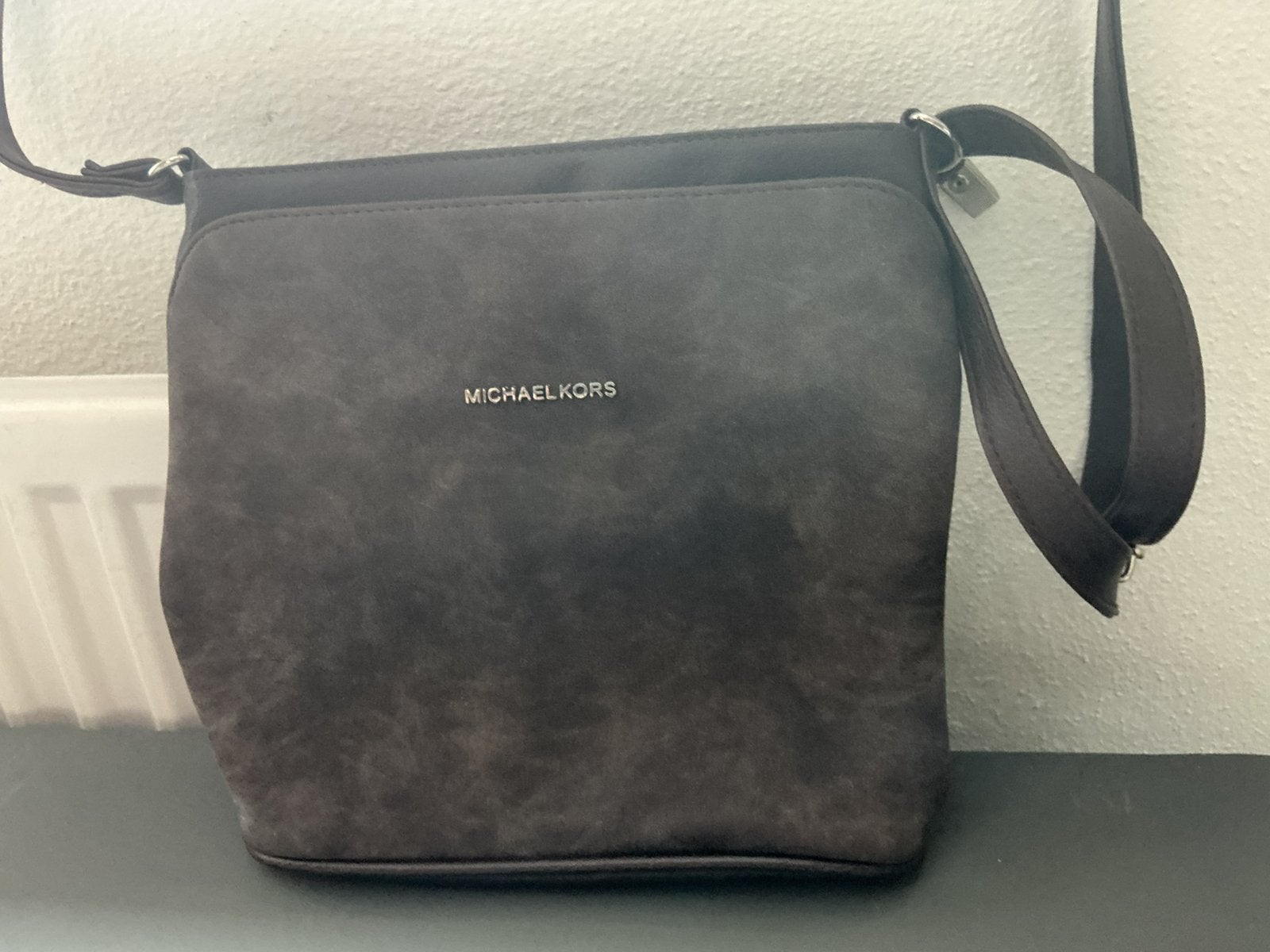Michael Kors Hand/Schoudertas - Bruin Suède, Ophalen of Verzenden, Gebruikt, Bruin, Handtas