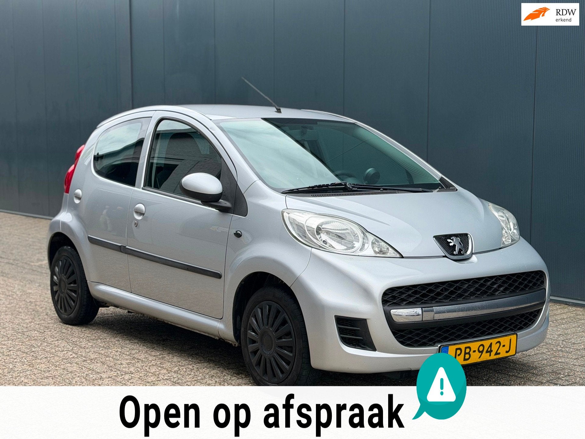 Peugeot 107 1.0-12V Airco | Carplay | 5 Deurs | APK, Voorwielaandrijving, Gebruikt, 4 stoelen, 68 pk