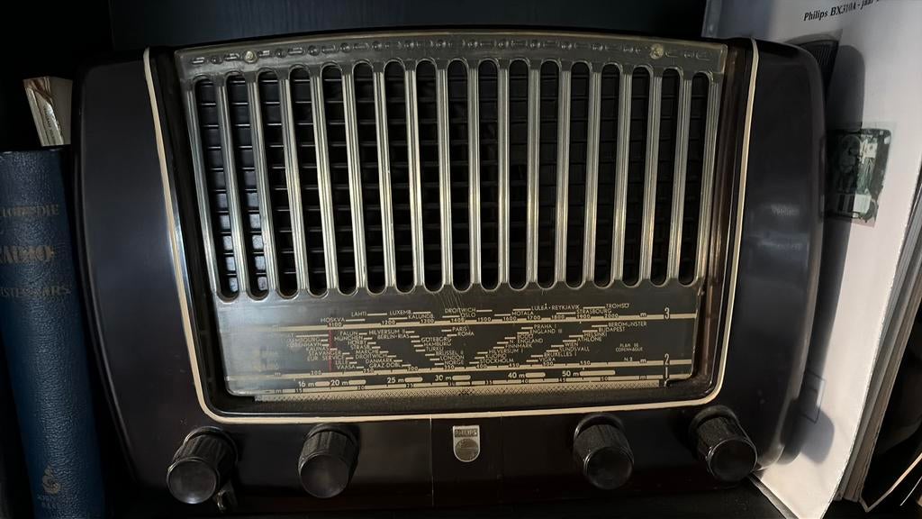 Philips Bakelieten Radio BX310A uit 1951 - Spelend, Audio, Tv en Foto, Ophalen of Verzenden, Gebruikt, Radio