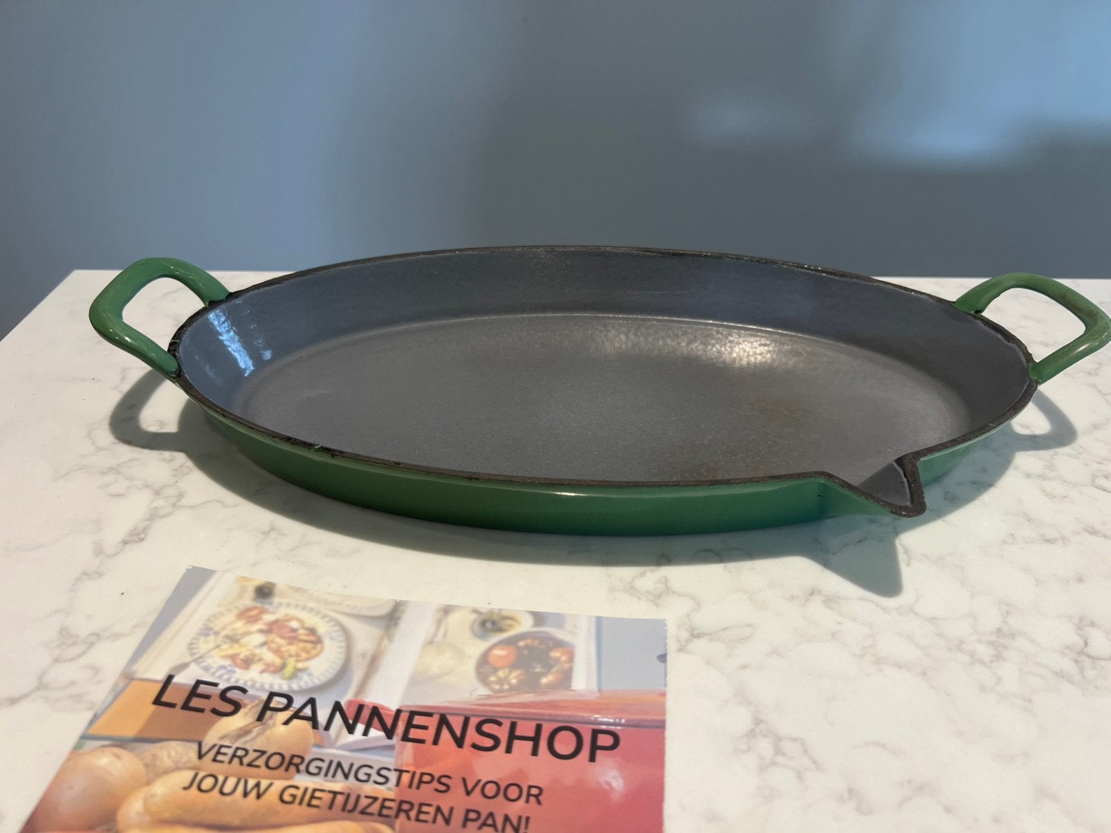 Vintage merkloos gietijzeren ovenschaal / spekpan groen, Gebruikt, Gietijzer, Overige typen, Ophalen of Verzenden