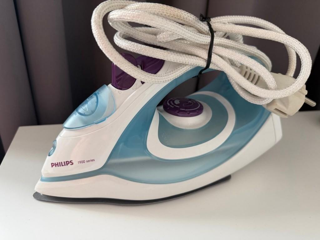Philips 1900 Series Steam Iron - Clean & Good Condition, Ophalen, Zo goed als nieuw, Strijkijzer met snoer
