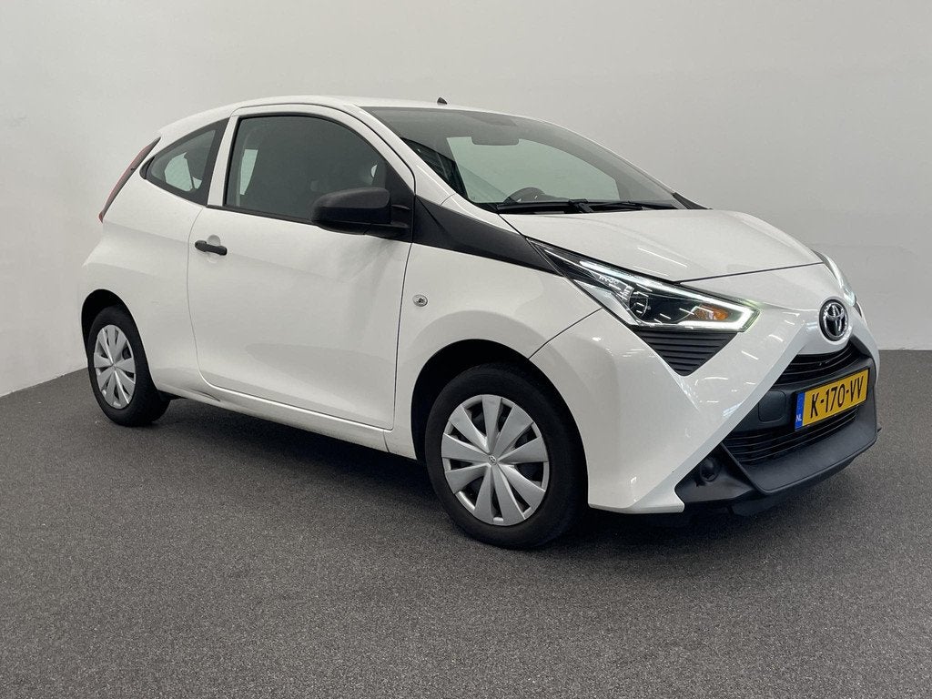 Toyota Aygo 1.0 VVT-i x Trekhaak, Voorwielaandrijving, Stof, Gebruikt, Euro 6