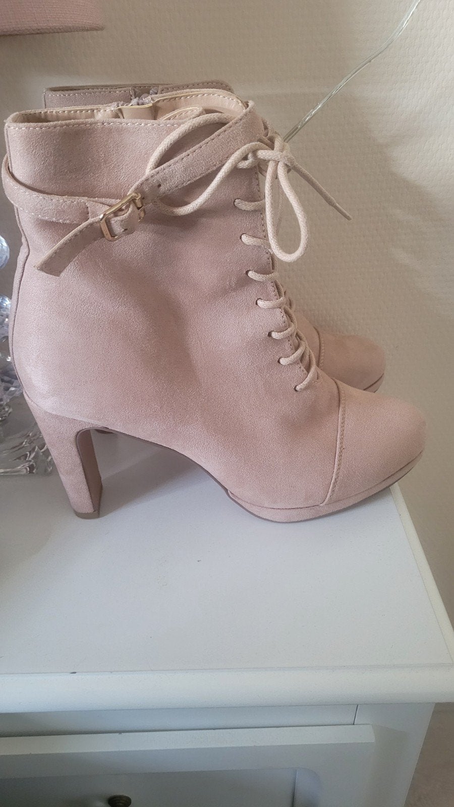 Roze enkellaarsjes met hakken maat 42, Kleding | Dames, Schoenen, Lage of Enkellaarzen, Ophalen of Verzenden, Zo goed als nieuw