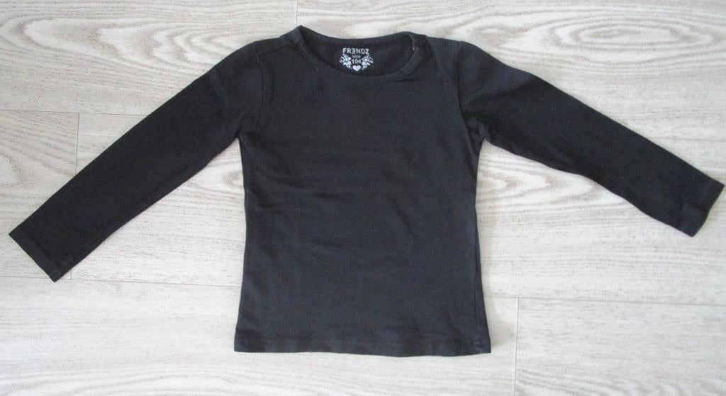 Zwart Shirt met Lange Mouwen – FR3NDZ – Maat 104, Gebruikt, Meisje, FR3NDZ, Ophalen of Verzenden