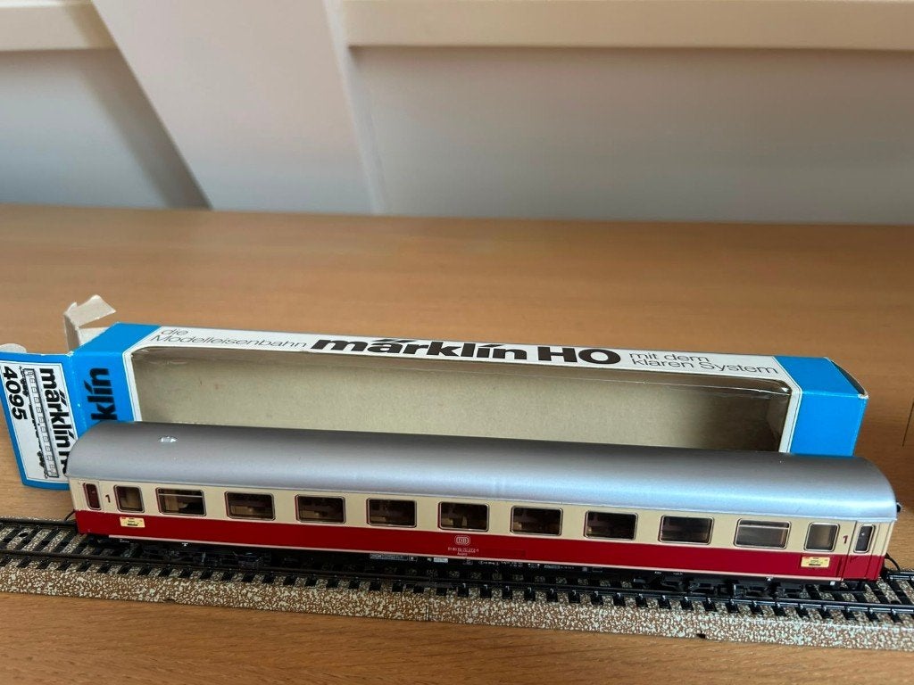 Personenwagons Märklin (kunststoffen behuizing), Hobby en Vrije tijd, Ophalen, Wisselstroom, Gebruikt, Wagon