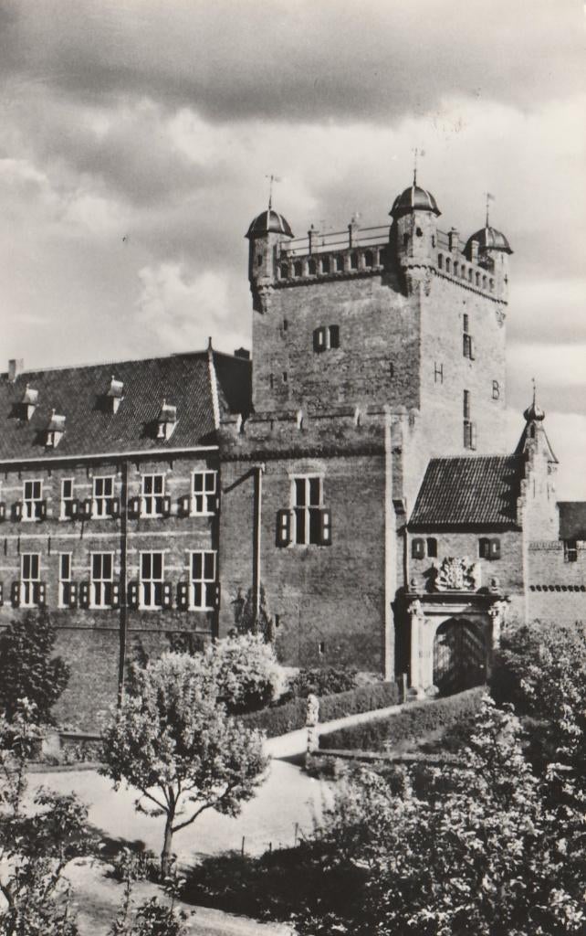 's HEERENBERG Kasteel Bergh, Verzamelen, Ansichtkaarten | Nederland, Gelopen, Gelderland, 1960 tot 1980, Verzenden