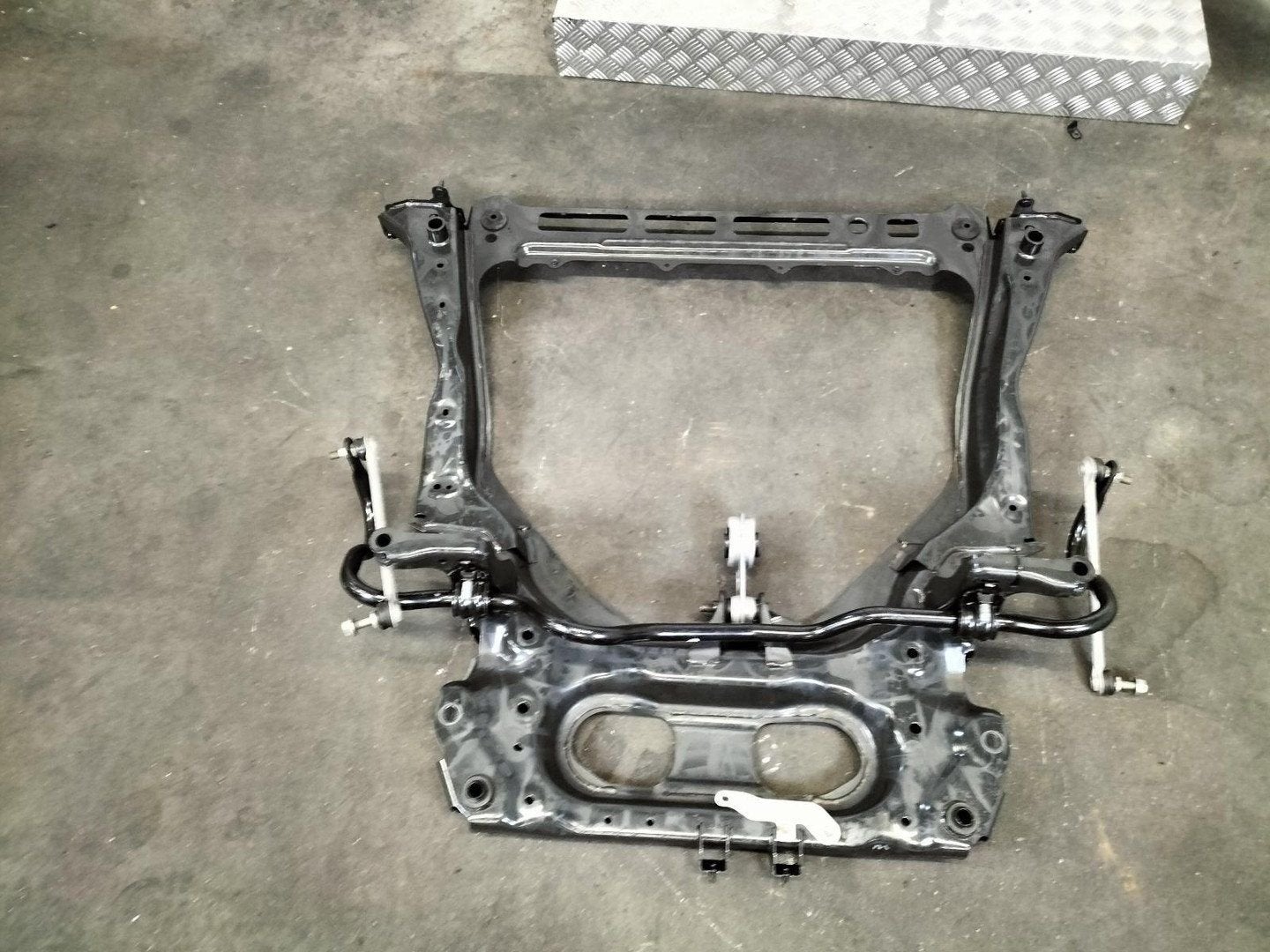 NISSAN QASHQAI J12E SUBFRAME VOOR 2025, Ophalen of Verzenden, Gebruikt, Stiba lid