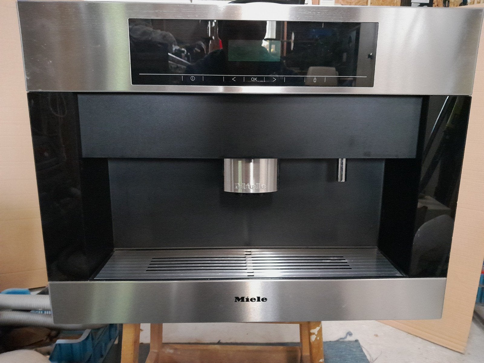 Miele inbouw koffiemachine met defect, Ophalen, Afneembaar waterreservoir, 10 kopjes of meer, Koffiemachine