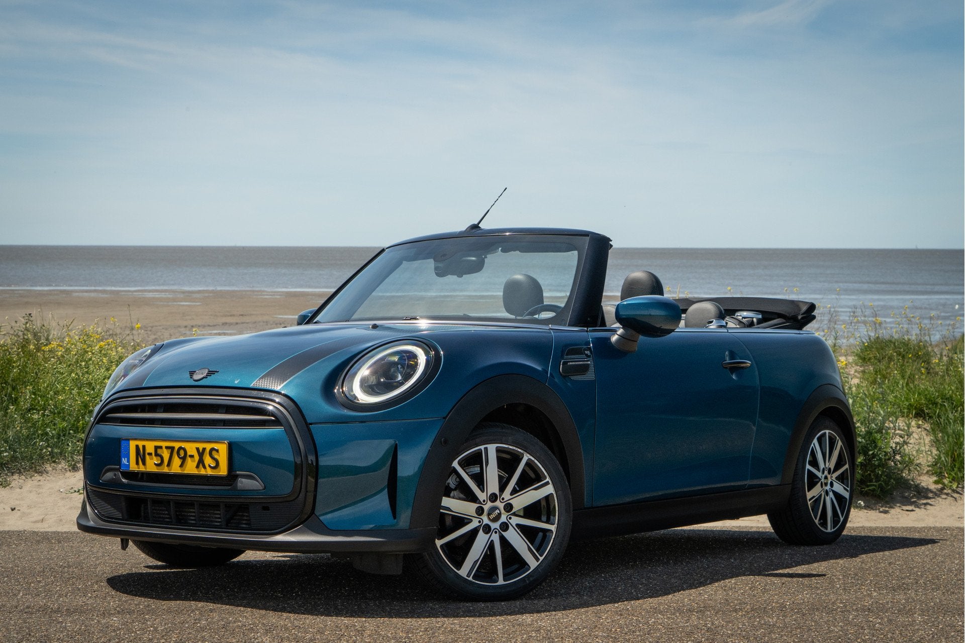 MINI Cabrio 1.5 Cooper Sidewalk Edition | LED | Leder | Came, Auto's, Mini, 136 pk, Gebruikt, Leder, Bedrijf