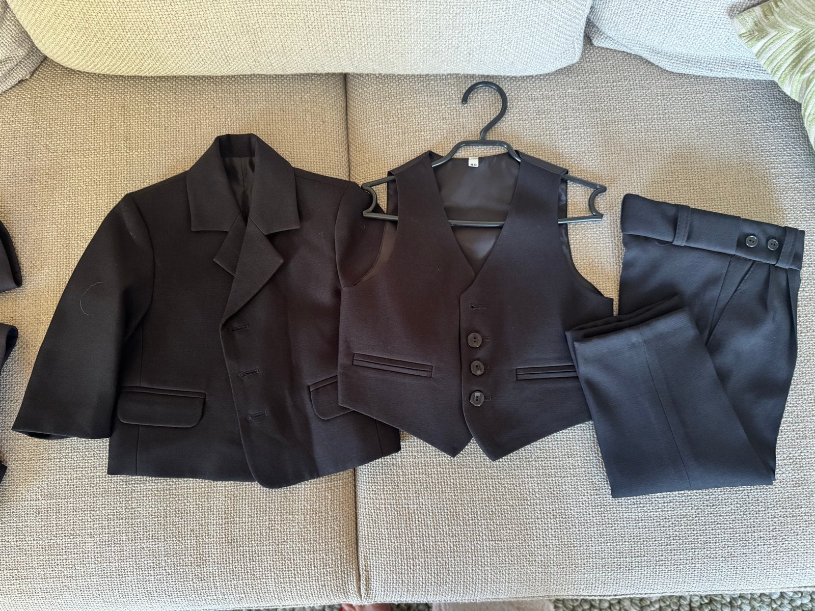 Nette zwarte kinderpak set - jasje, gilet en broek 80, Ophalen of Verzenden, Nieuw, Jongen