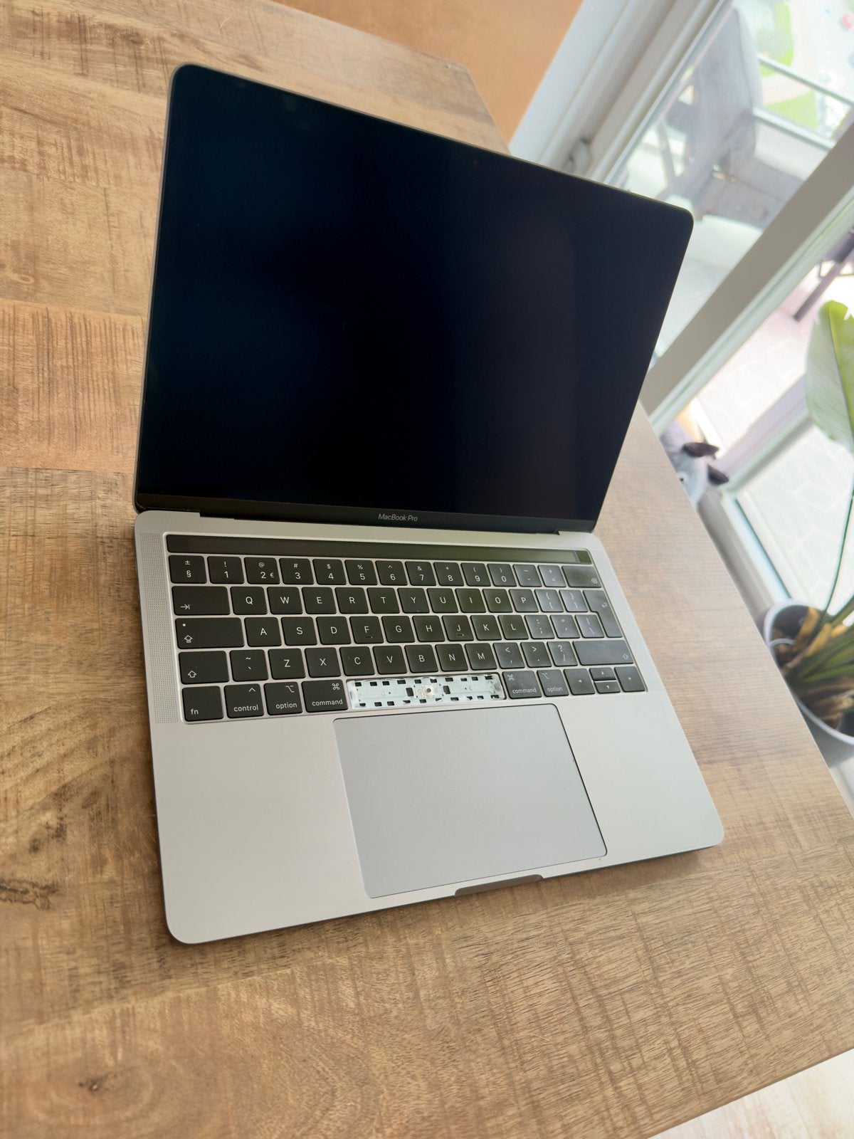 MacBook Pro 13-inch 2018 - Spatiebalk defect, 256 GB, 2 tot 3 Ghz, Qwerty, 13 inch