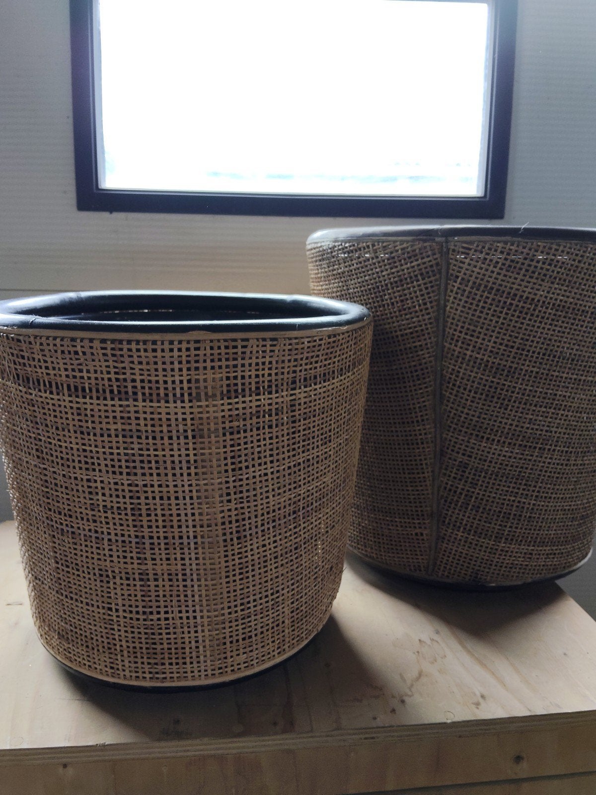 Set van 2 rotan bloempotten met kunststof binnenpot, Kunststof, 40 cm of meer, Nieuw, Ophalen of Verzenden