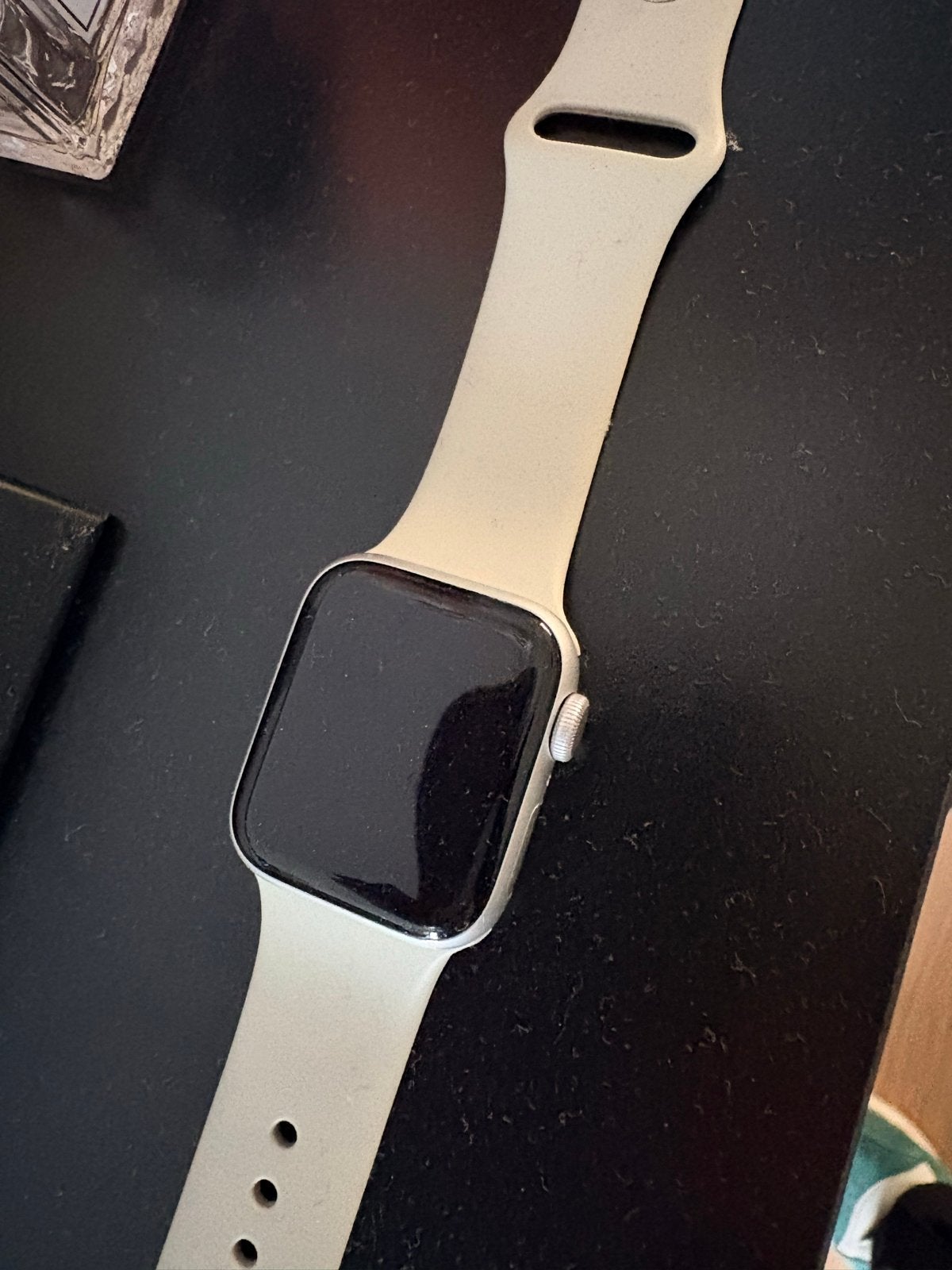 Apple Watch SE - Zilver - 40 mm (incl. oplader en 4 bandjes), Stappen, Gebruikt, IOS, Ophalen of Verzenden