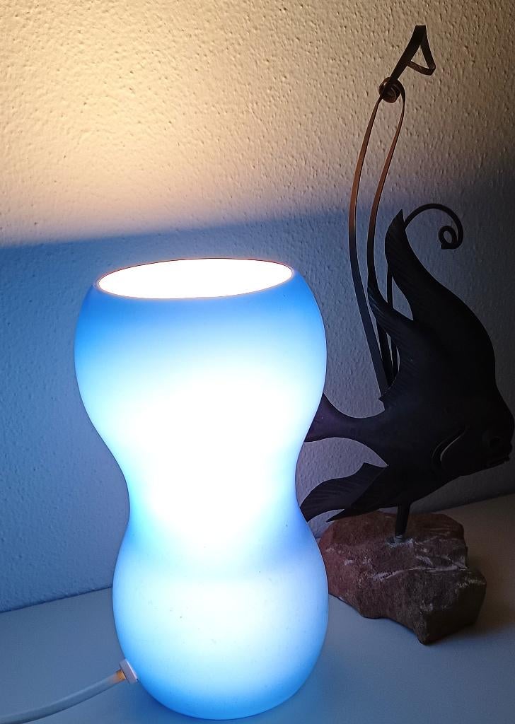 Ikea - blauw glazen  (Kvintant) designlamp - pinda lamp 90s, Huis en Inrichting, Lampen | Tafellampen, Gebruikt, Minder dan 50 cm