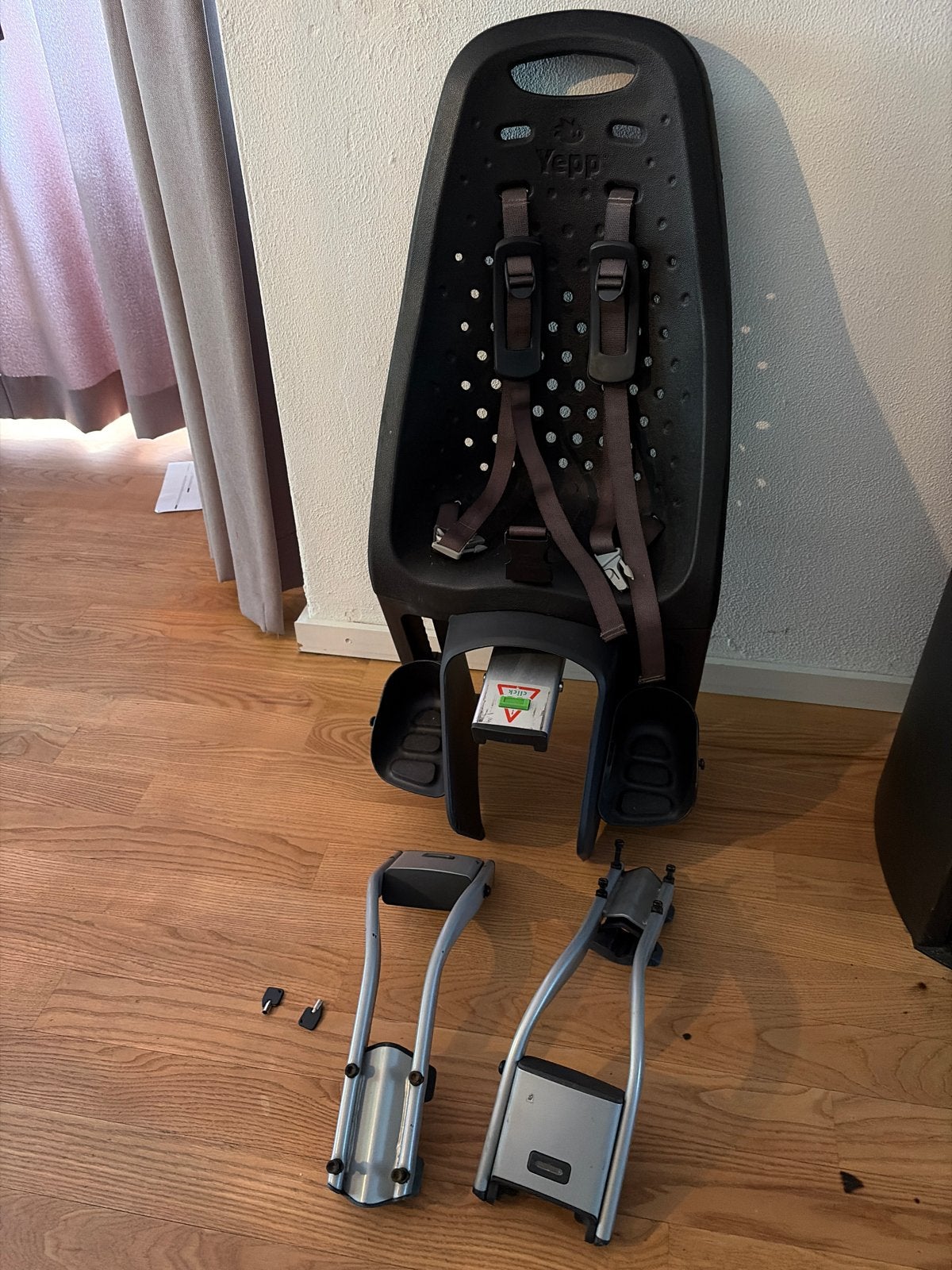Yepp Achterzitje voor Kinderen - Zwart, Fietsen en Brommers, Fietsaccessoires | Fietsstoeltjes, Ophalen, Achterzitje, 22 t/m 36 kg