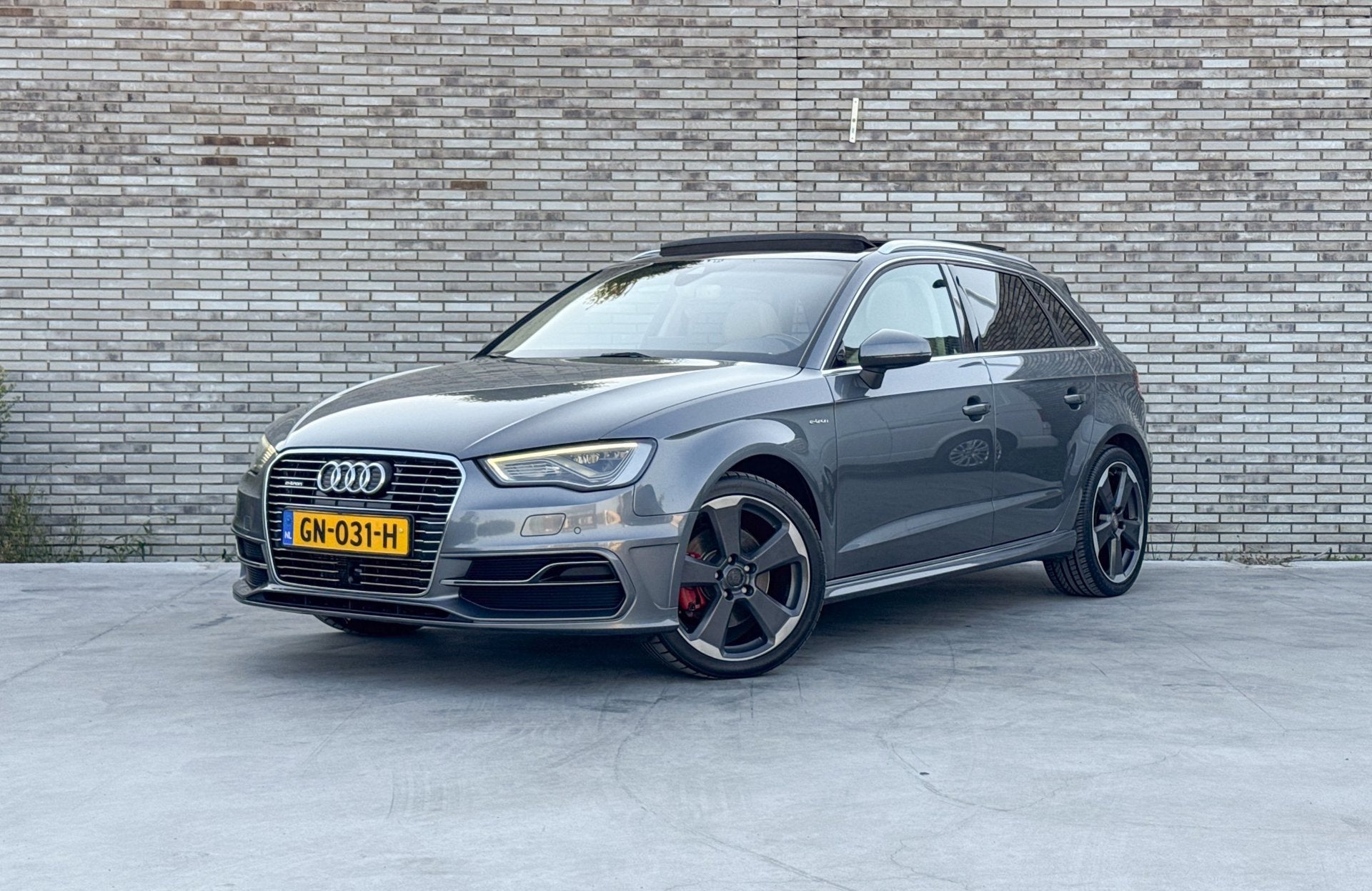 Audi A3 Sportback 1.4 e-tron PHEV * ADAPT CRUISE * PANORAMA, Auto's, Audi, 8 kWh, Gebruikt, 4 cilinders, 180 min