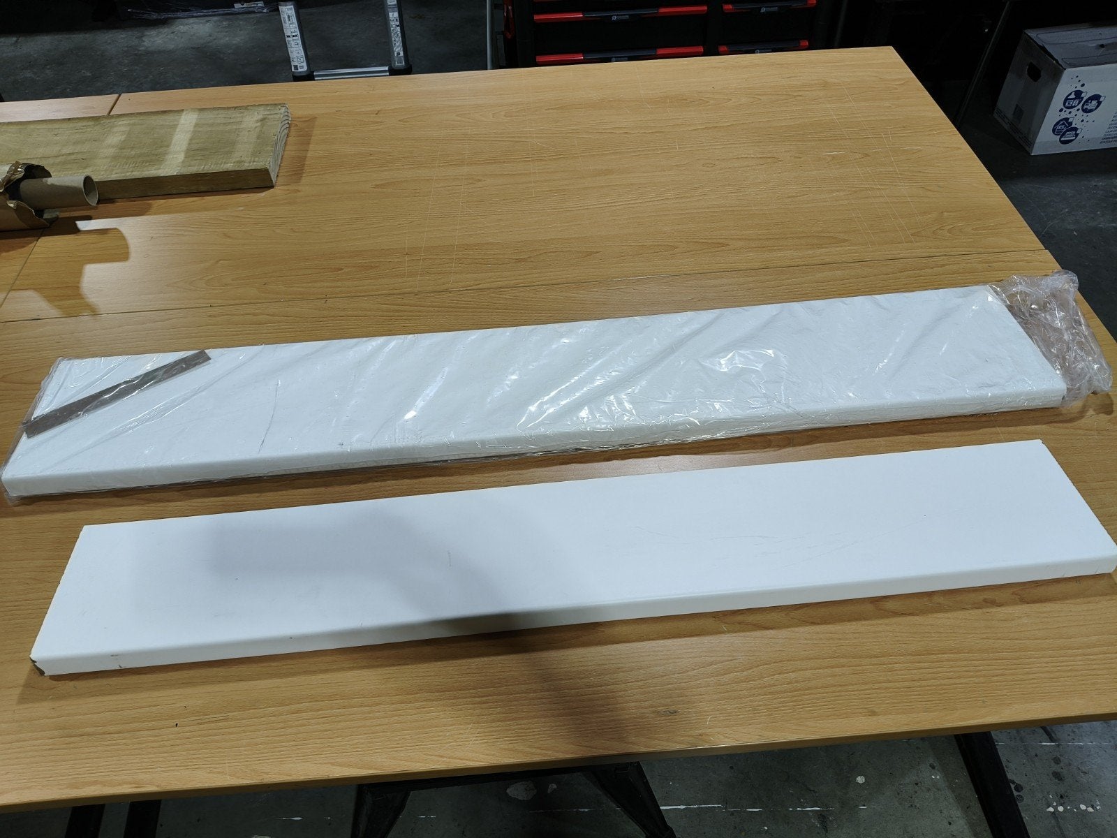 2x vensterbank wit 128x20 147x25, Ophalen, Overige materialen, Vensterbanken