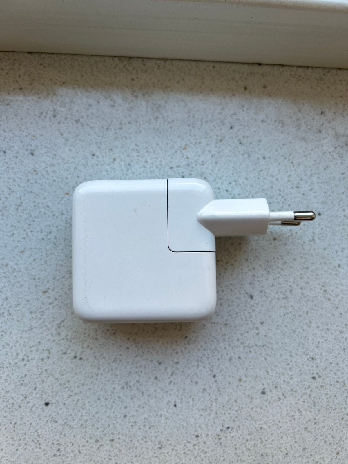 APPLE 30 W USB-C Adapter, Telecommunicatie, Mobiele telefoons | Telefoon-opladers, USB-C, Adapter, Zo goed als nieuw, Sony Ericsson