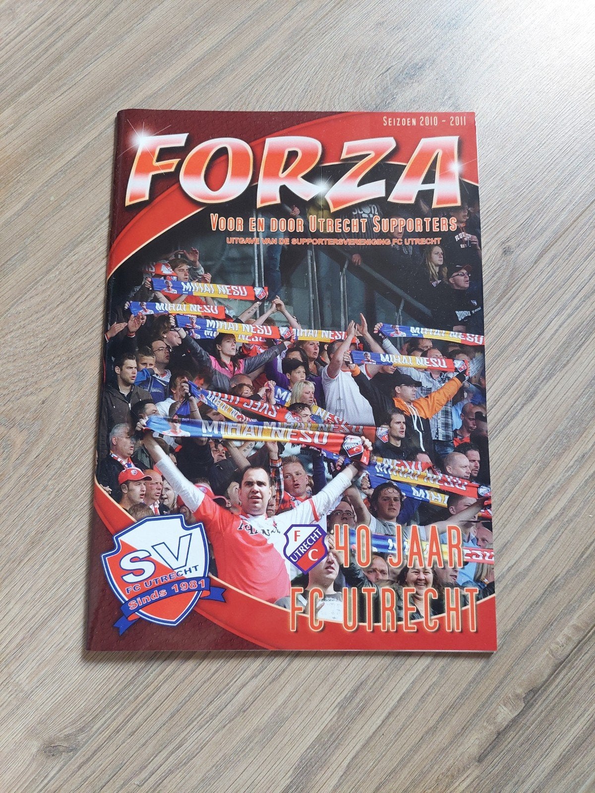 Forza seizoen 2010-2011, Ophalen of Verzenden, Zo goed als nieuw, F.C. Utrecht, Boek of Tijdschrift