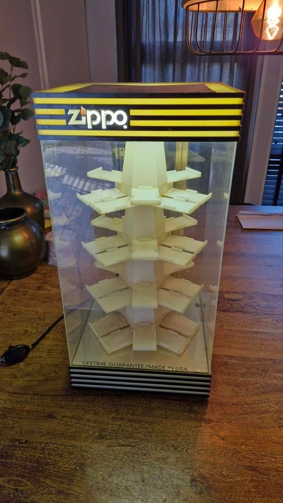 Vintage Zippo Display - Uniek Reclameobject, Ophalen, Gebruikt, Gebruiksvoorwerp