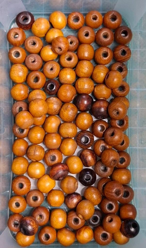 100 houten kraaltjes doorsnede 0,7 cm €1 Meerdere setjes