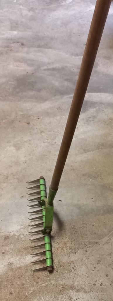 Verticuteerhark met steel € 10,00, Ophalen, Gebruikt