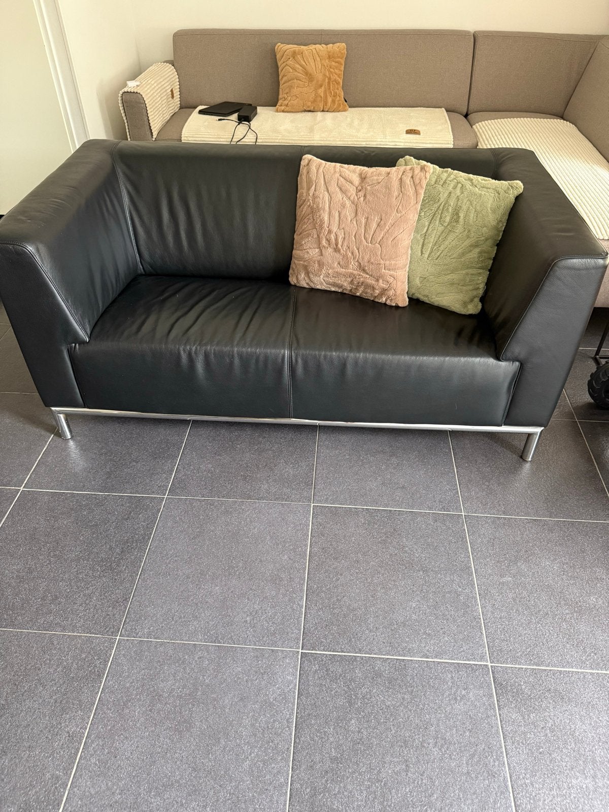 Montel 2-zitsbank zwart leer, 150 tot 200 cm, Tweepersoons, Ophalen of Verzenden, Zo goed als nieuw