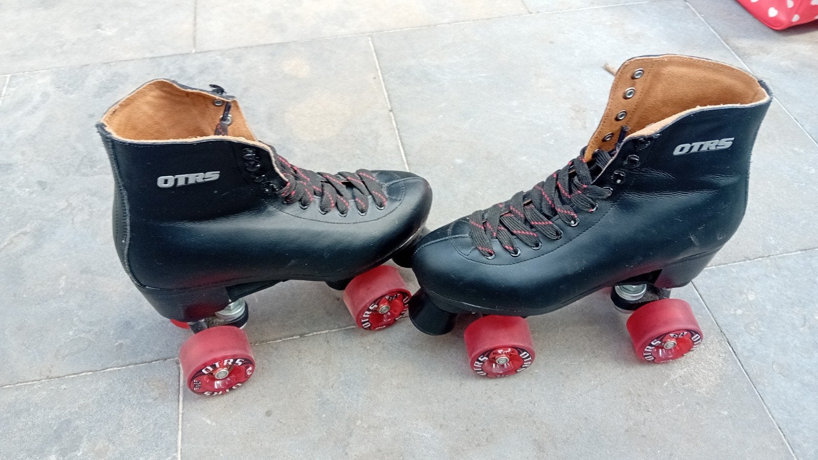 OTRS Roller Skates - Maat 39 - Zwart met rode wielen, Ophalen of Verzenden, Zo goed als nieuw, Overige typen, Overige merken