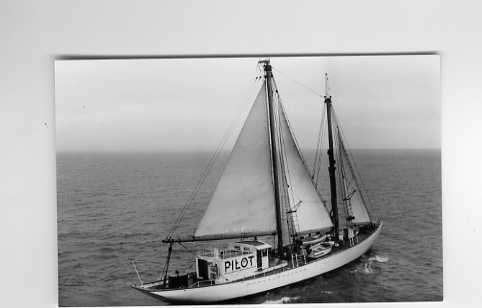 scheepvaart-foto-california pilot schoener-UK/navy, Ophalen of Verzenden, Zo goed als nieuw, Motorboot, Boek of Tijdschrift