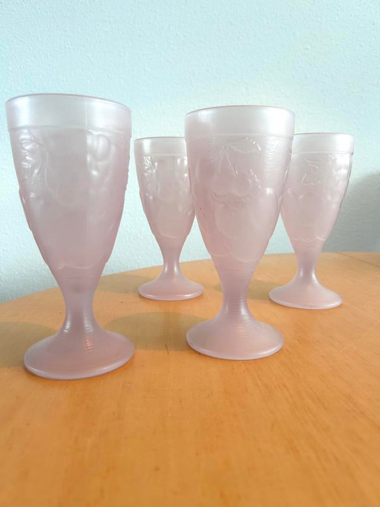 Vintage ijscoupes van zachtroze frosted glas, Verzamelen, Glas en Borrelglaasjes, Ophalen of Verzenden, Zo goed als nieuw, Overige typen