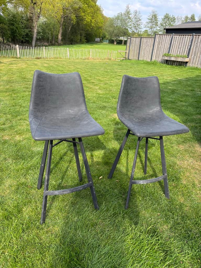 Set van 2 zwarte barkrukken met rugleuning, Ophalen, Gebruikt, Met voetsteun, 90 cm of meer