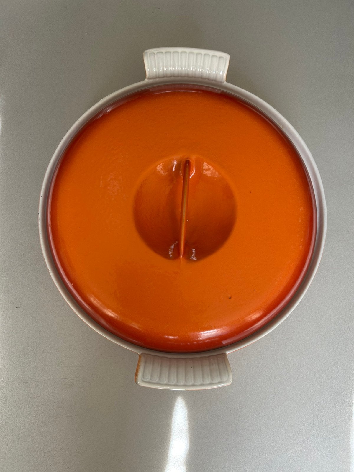 Vintage geëmailleerde  gietijzeren drievaksschaal, Ophalen of Verzenden, Zo goed als nieuw, Overige materialen