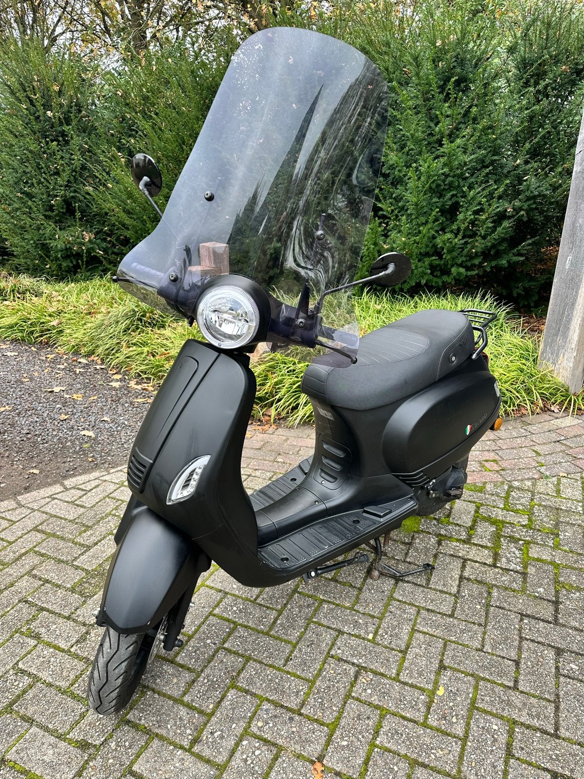 Senzo Rivalley Mat Zwart - 25km/u - 2022, Ophalen, Zo goed als nieuw, Benzine, Overige merken