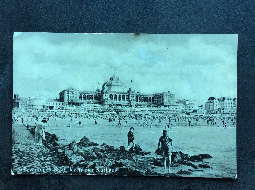 Scheveningen, Strandleven met Kurhaus, Ophalen of Verzenden, 1960 tot 1980, Ongelopen, Zuid-Holland