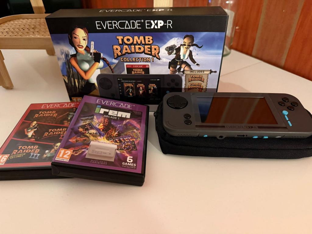Evercade EXP-R met Tomb Raider en Irem Arcade games, Spelcomputers en Games, Spelcomputers | Overige, Zo goed als nieuw, Overige merken