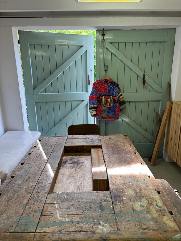 Robuuste houten werkbank met bankschroef, Doe-het-zelf en Verbouw, Werkbanken, Ophalen, Gebruikt, 120 tot 170 cm, Bankschroef